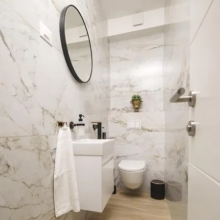 Tria Quercus With Rooftop Pool