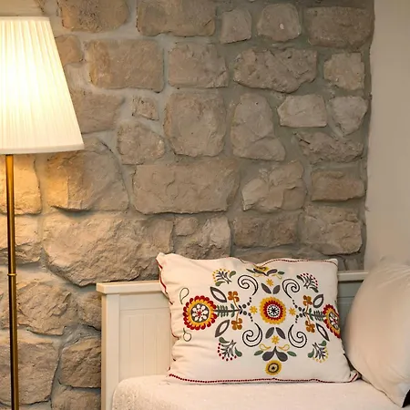 Villa Tria Quercus With Rooftop Pool *