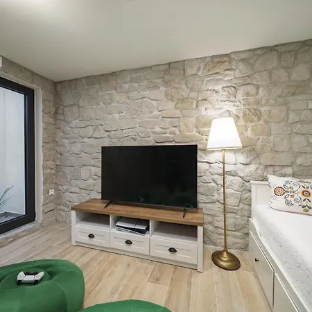 Tria Quercus With Rooftop Pool Villa Vodice