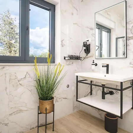 Tria Quercus With Rooftop Pool Villa Vodice