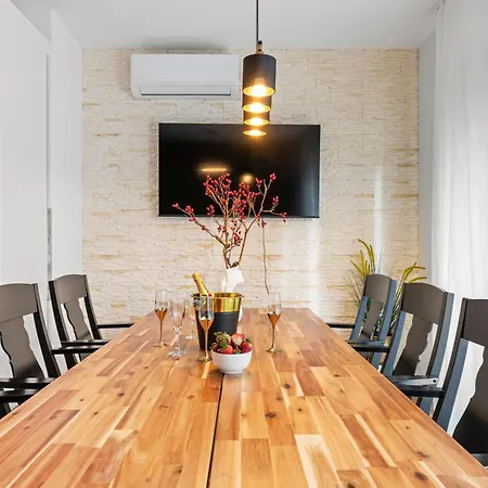 Tria Quercus With Rooftop Pool Villa *