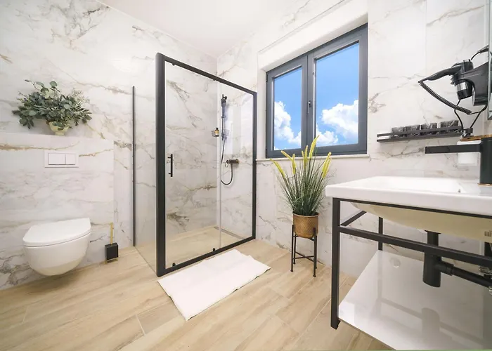 Villa Tria Quercus With Rooftop Pool Vodice