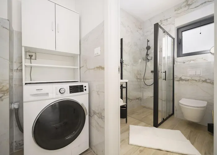 Tria Quercus With Rooftop Pool *