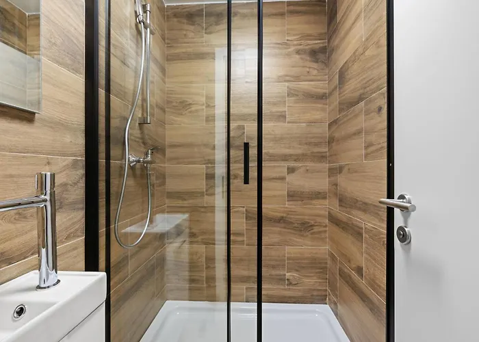 ヴィラ Tria Quercus With Rooftop Pool ヴォディツェ