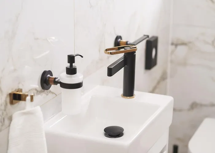 Tria Quercus With Rooftop Pool *