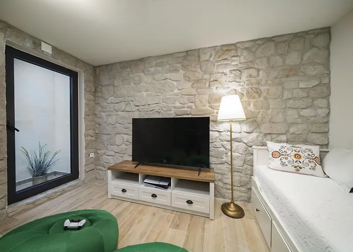 Tria Quercus With Rooftop Pool Villa Vodice