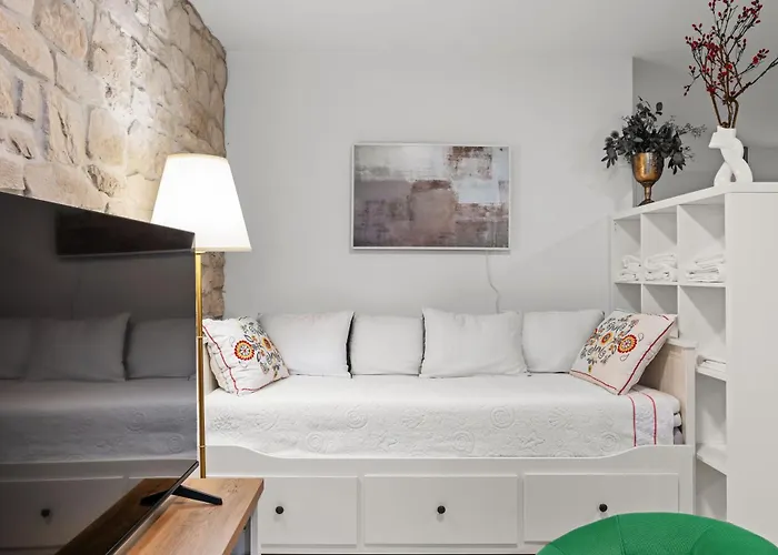 Tria Quercus With Rooftop Pool *