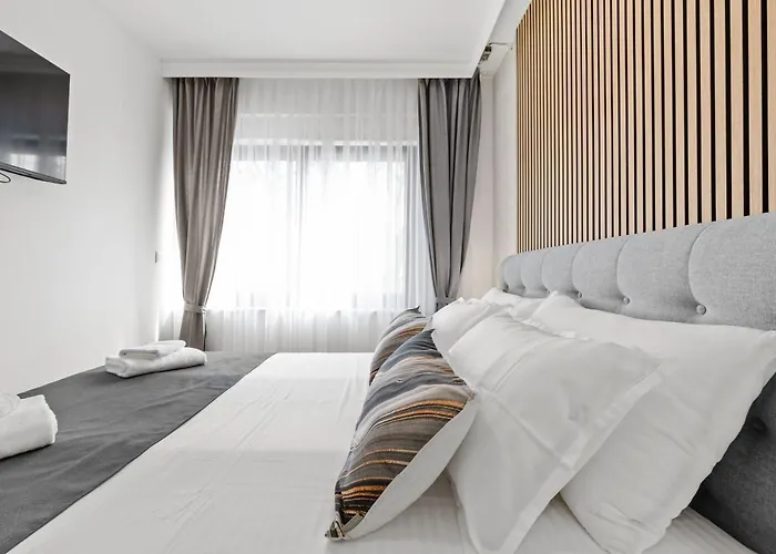 Villa Tria Quercus With Rooftop Pool Vodice