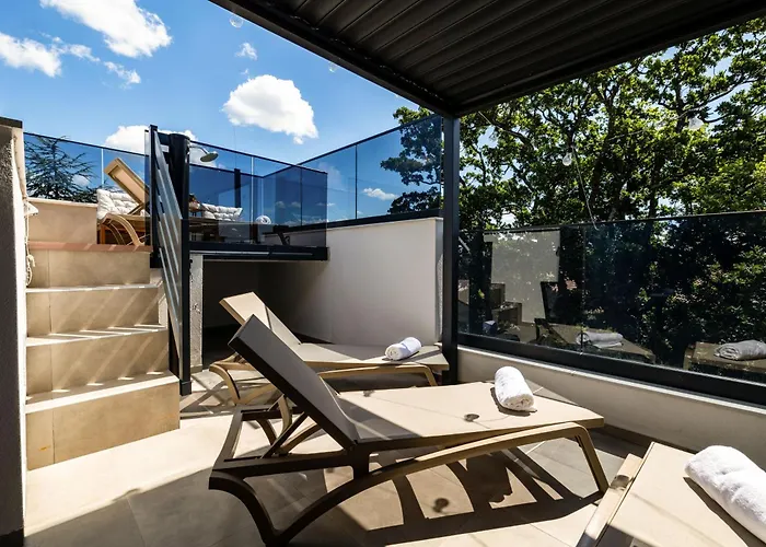 Tria Quercus With Rooftop Pool ヴォディツェ